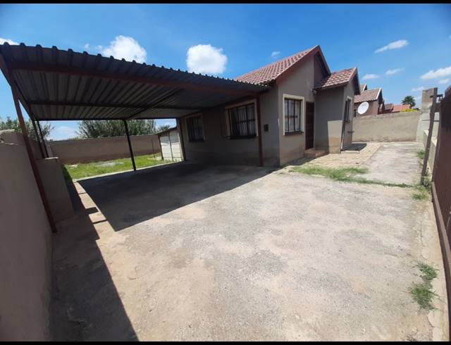 2 BEDROOM HOUSE FOR SALE IN PAYNEVILLE